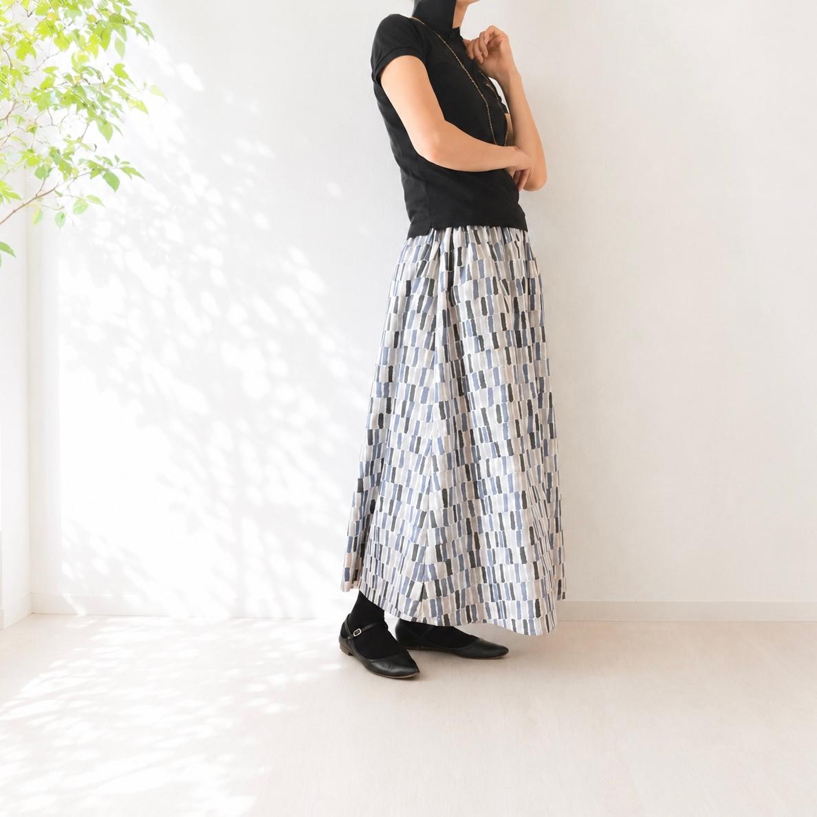 【新作】雨の日も、おしゃれに。水をはじく撥水生地 グレー 《ウエストすっきりスカート》S〜4Lウエスト無料変更 | 2枚目