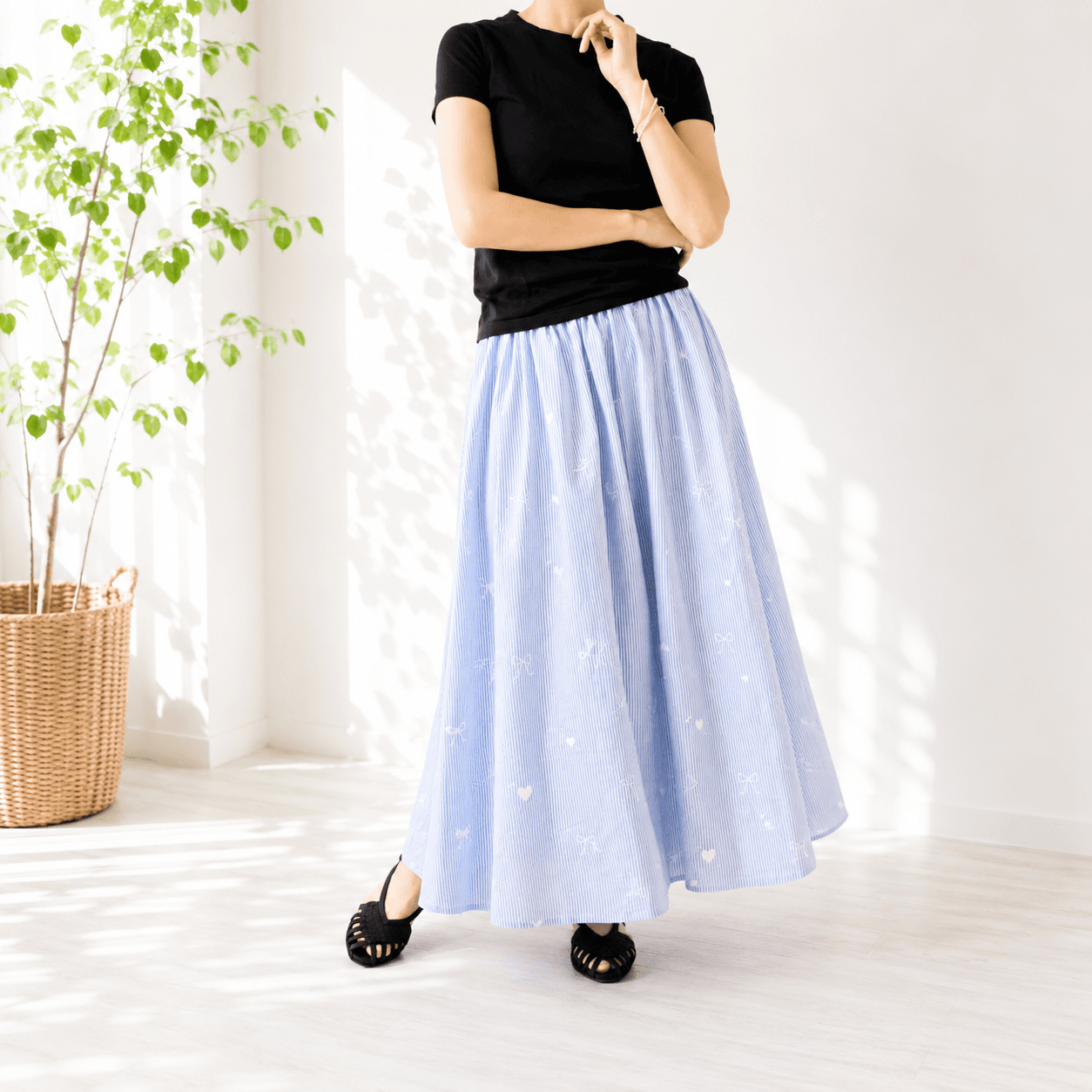 【新作】大人かわいい 刺繍ストライプスカート ブルー《ウエストすっきりスカート》S〜4Lウエスト無料変更 | 13枚目