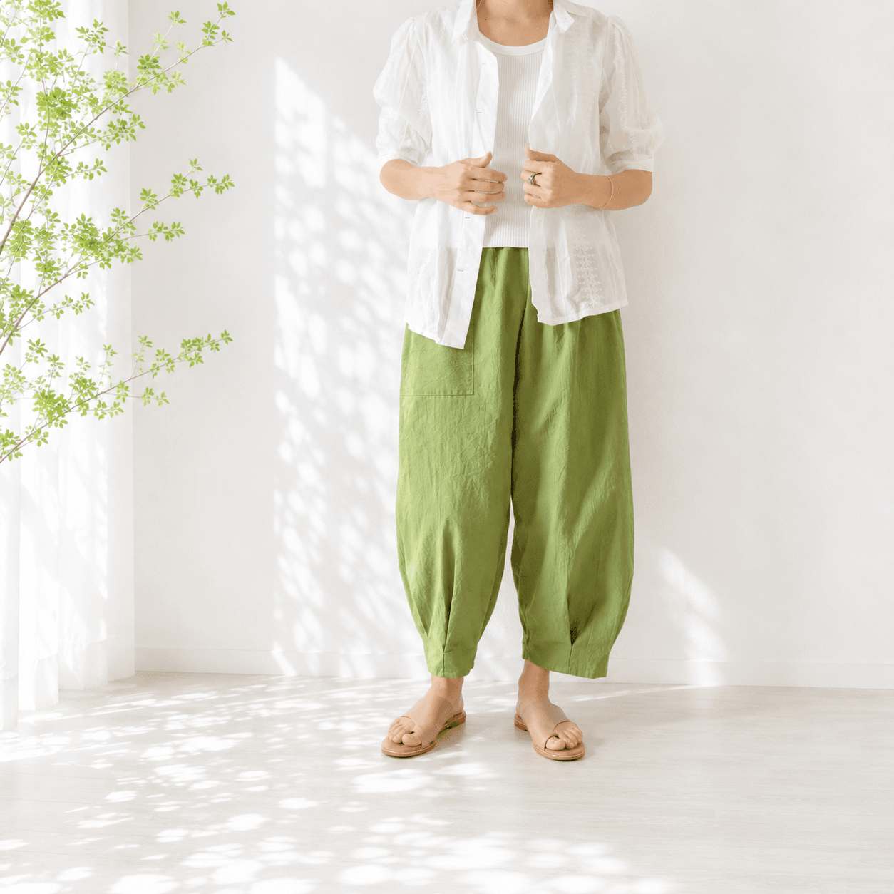 【新作】ゆったりなのにスッキリ見せパンツ♪バルーンパンツ/サーカスパンツ 柔らかシワ加工 グリーン | 7枚目